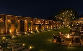 The Padharo Resort, Lavis & Luxury Rooms